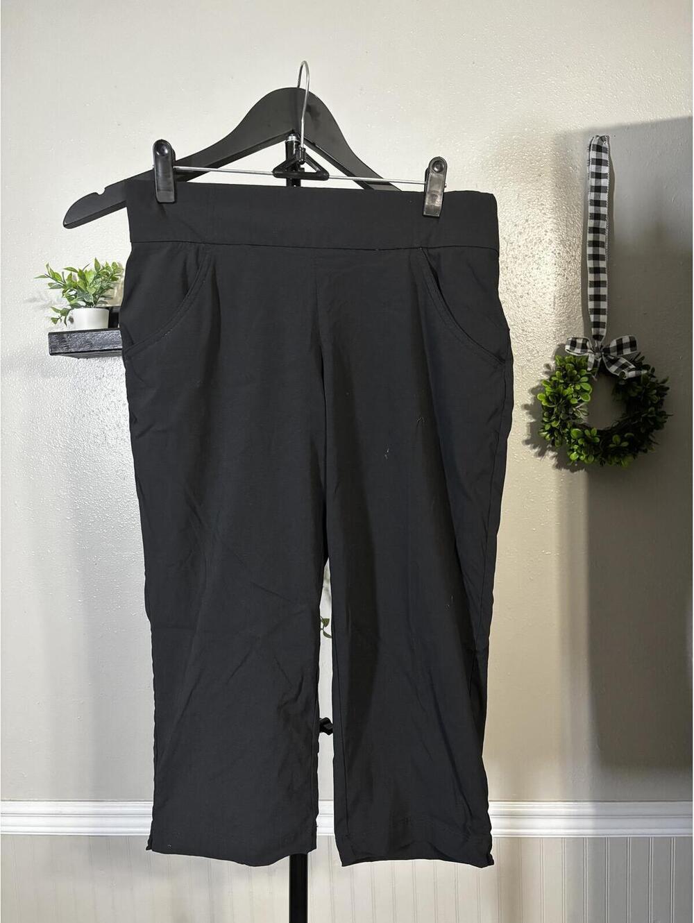 Columbia Black Mid-Rise Capri Pants M/M